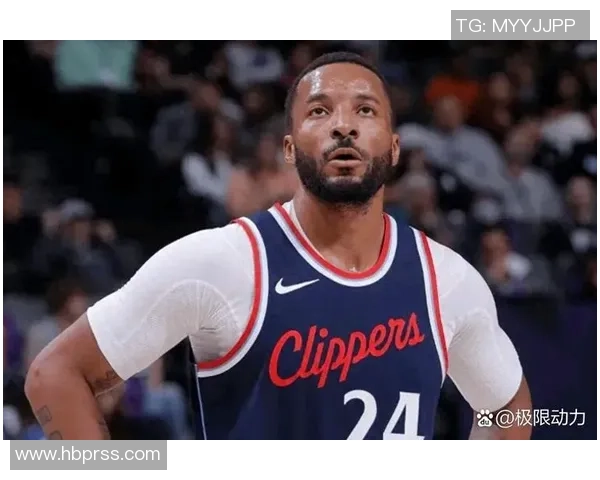 尼克斯与快船激战正酣球迷期待精彩对决与惊喜表现